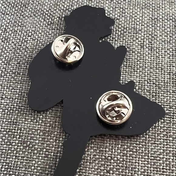 Anime Label Brooches Pins New - Picture 2 of 2